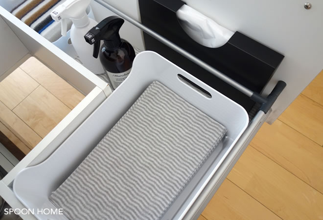 IKEAのVARIERAボックスをキッチン引き出しで使用する画像