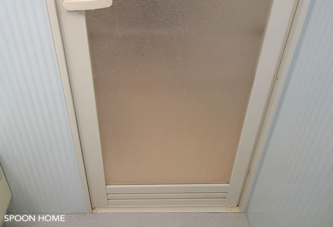 お風呂場のドアについた白い汚れの掃除方法のブログ画像