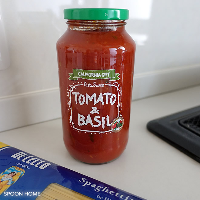 カルディの人気商品「カリフォルニアギフト パスタソース　トマト＆バジル」のブログ画像