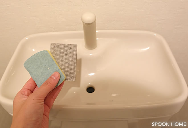 トイレタンク蓋の手洗い部分の掃除ブログ画像