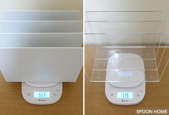 無印良品のスチロール仕切スタンドとアクリル仕切スタンドの重さ比較の画像