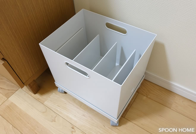 無印良品のスチロール仕切スタンドをファイルボックスに収納している画像