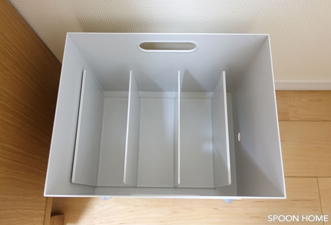 無印良品のスチロール仕切スタンドをファイルボックスに収納している画像
