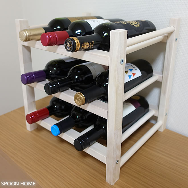 IKEAのHUTTENワインラックに9本のワインを収納しているブログ画像