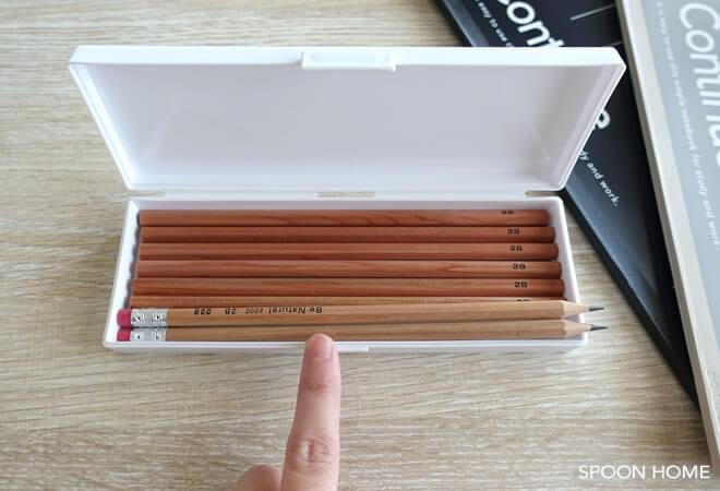 100均セリアのペンケース ホワイトの収納ブログ画像