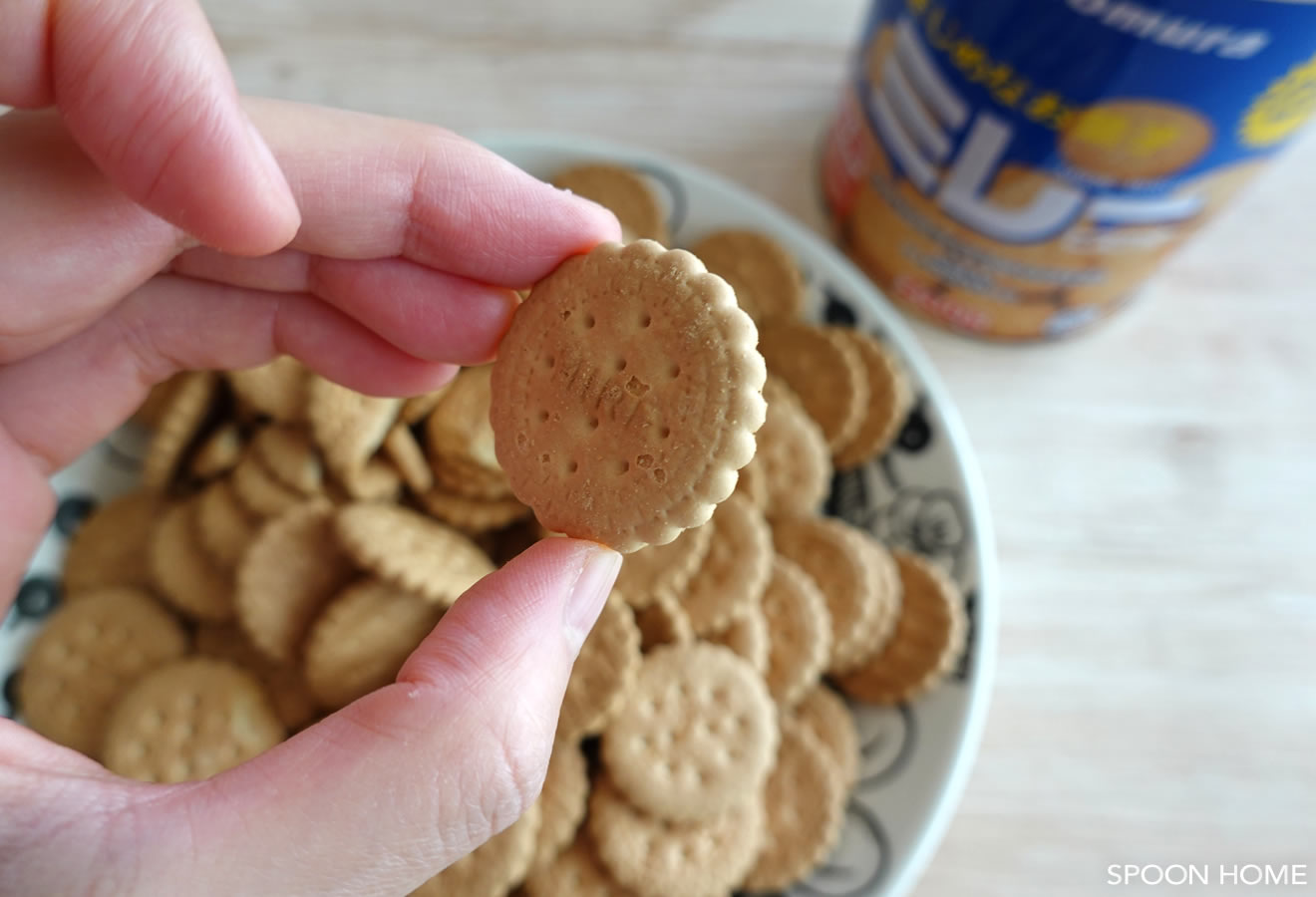 おいしいお菓子・クッキーの保存食「ミレービスケット 保存缶」のブログ画像