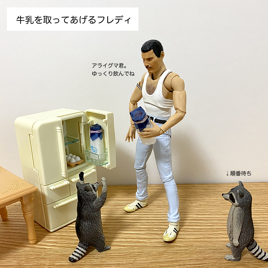 ガチャガチャ「レトロ牛乳箱＆牛乳瓶マスコット2」の画像